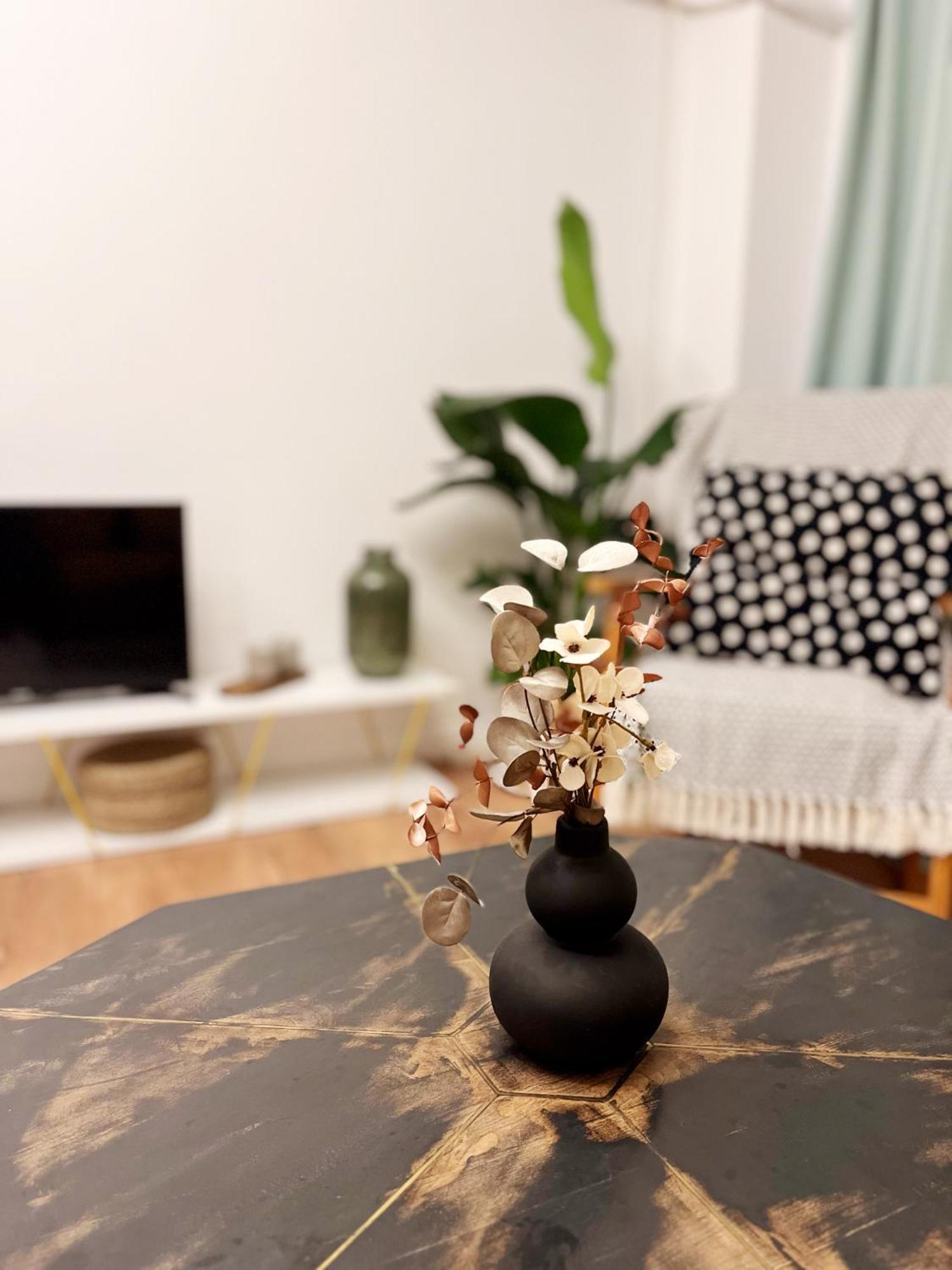 Lola'S Apartament Close To City Center بوخارست المظهر الخارجي الصورة